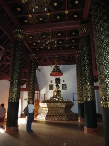 Phratat Bengsakat Tempel Pua Thailand by Birgit Strauch Thaimassage & Bewusstseinscoaching