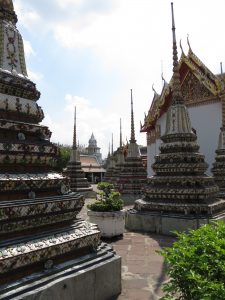 Wat Pho Tempel Bangkok by Birgit Strauch Thaimassage & Bewusstseinscoaching