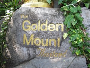 Golden Mountain Tempel Bangkok by Birgit Strauch Thaimassage & Bewusstseinscoaching