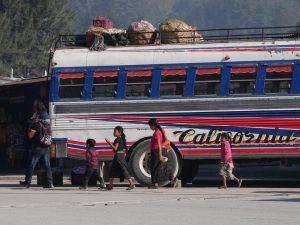 Menschen Bus Bahnhof Barillas Guatemala by Birgit Strauch Shiatsu & Bewusstseinscoaching