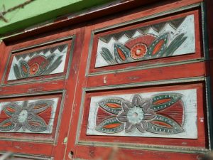 Traditionelle Malerei Fensterladen San Rafael la Independencia Guatemala by Birgit Strauch Shiatsu & Bewusstseinscoaching