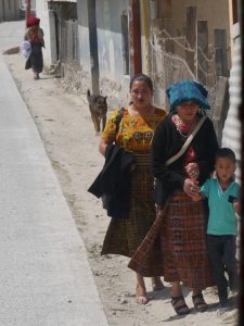 Chickenbus von San Miguel Acatan nach Tres Caminos Guatemala by Birgit Strauch Shiatsu & Bewusstseinscoaching