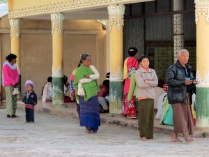 Shwezigon Pagode Nyaung U Myanmar by Birgit Strauch Shiatsu & Bewusstseinscoaching