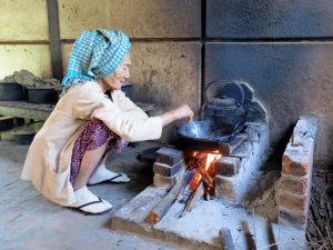 Kochen am Feuer Taung Bi Bagan by Birgit Strauch Bewusstwandlerin Bewusstseinscoaching
