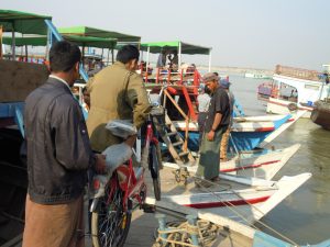 Patenkind Mandalay Hafen Myanmar by Birgit Strauch Shiatsu & Bewusstseinscoaching