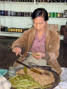 Inle Lake Zigarren und Schmuckwerkstatt Myanmar by Birgit Strauch Shiatsu & Bewusstseinscoaching