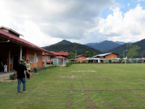 Schule Kelabit Highlands Bario Borneo by Birgit Strauch Shiatsu & Bewusstseinscoaching
