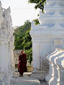Kuthodaw Pagode Mandalay by Birgit Strauch Bewusstseinscoaching & Shiatsu