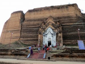 Pa Hto Taw Gyi Tempel Mingun Irrawaddy Myanmar by Birgit Strauch Shiatsu & Bewusstseinscoaching