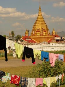 Yadanar Man Aung Pagode Nyaung Shwe Myanmar by Birgit Strauch Shiatsu & Bewusstseinscoaching