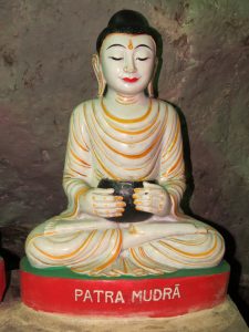 Höhlen von Pindaya Buddha Myanmar by Birgit Strauch Lifecoach Bewusstseinscoaching