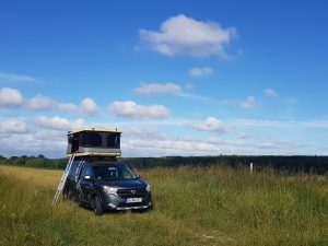 Dacia Dokker Minicamper mit Dachzelt by Birgit Strauch