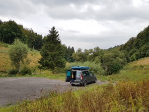 Minicamper Stellplatz in Frauenwald Thüringer Wald by Birgit Strauch