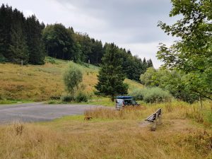 Minicamper Stellplatz in Frauenwald Thüringer Wald by Birgit Strauch