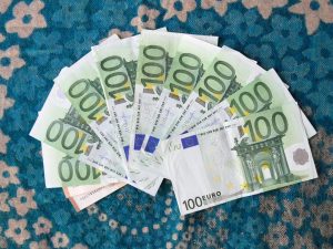 1000 € by Birgit Strauch