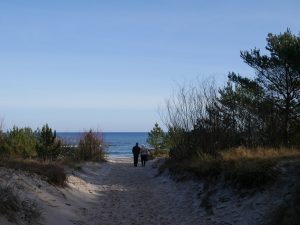 Mit dem Minicamper an den Strand von Jurata by Birgit Strauch