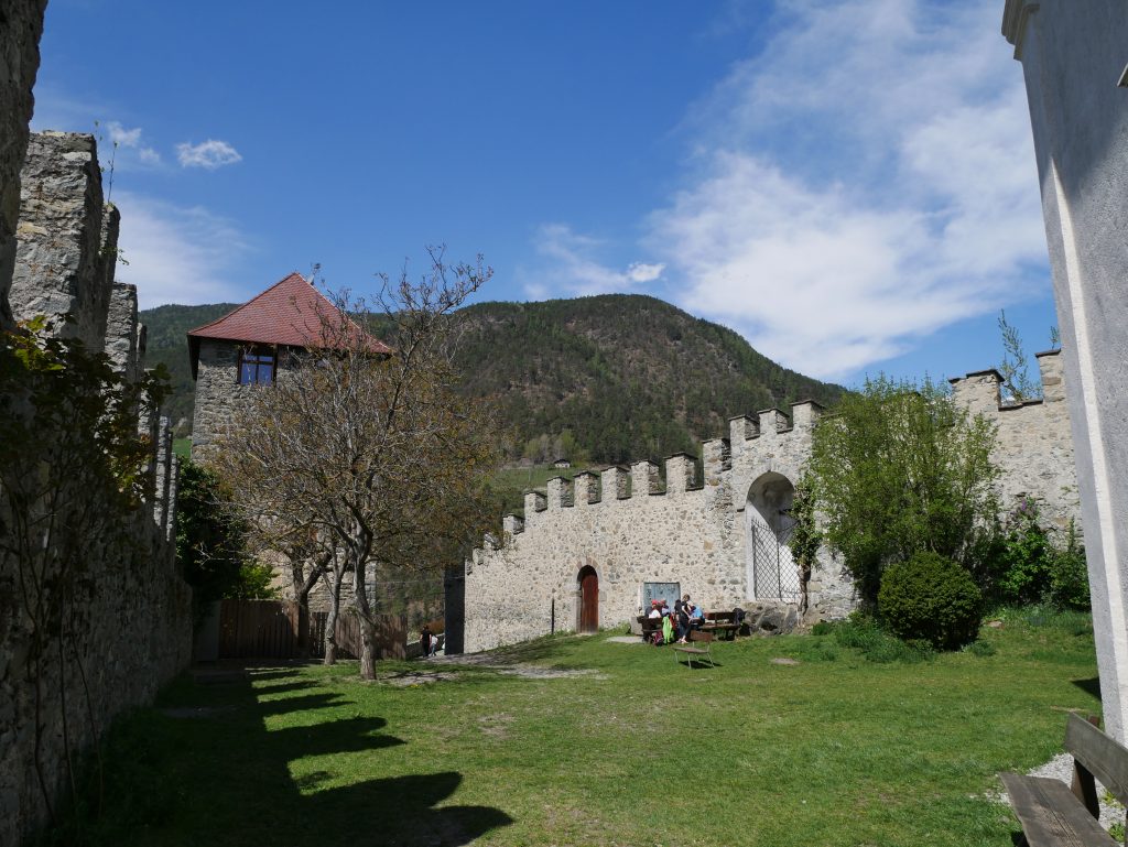 Wanderung von Klausen zum Kloster Säben by Birgit Strauch
